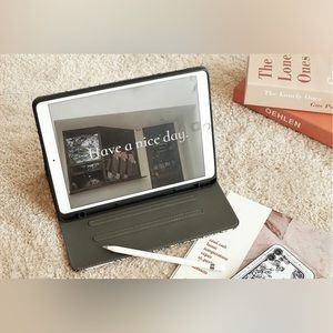 Embroidery iPad Case (10.2” //9th Gen) BRAND NEW w Pen Holder